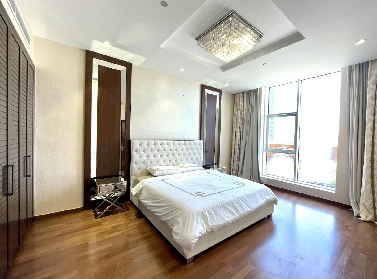 Tiara - Palm Jumeirah Apartment *