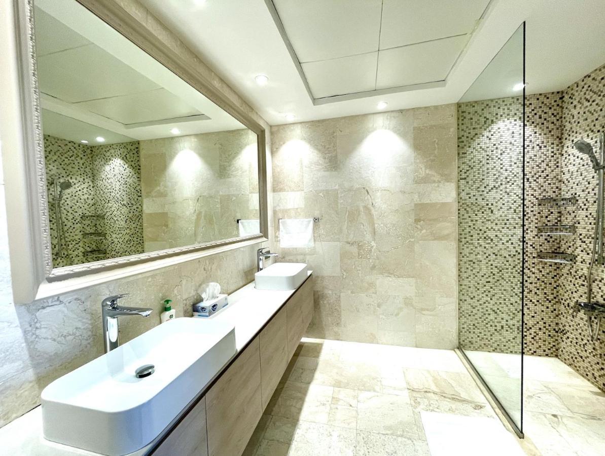 Tiara - Palm Jumeirah Apartment
