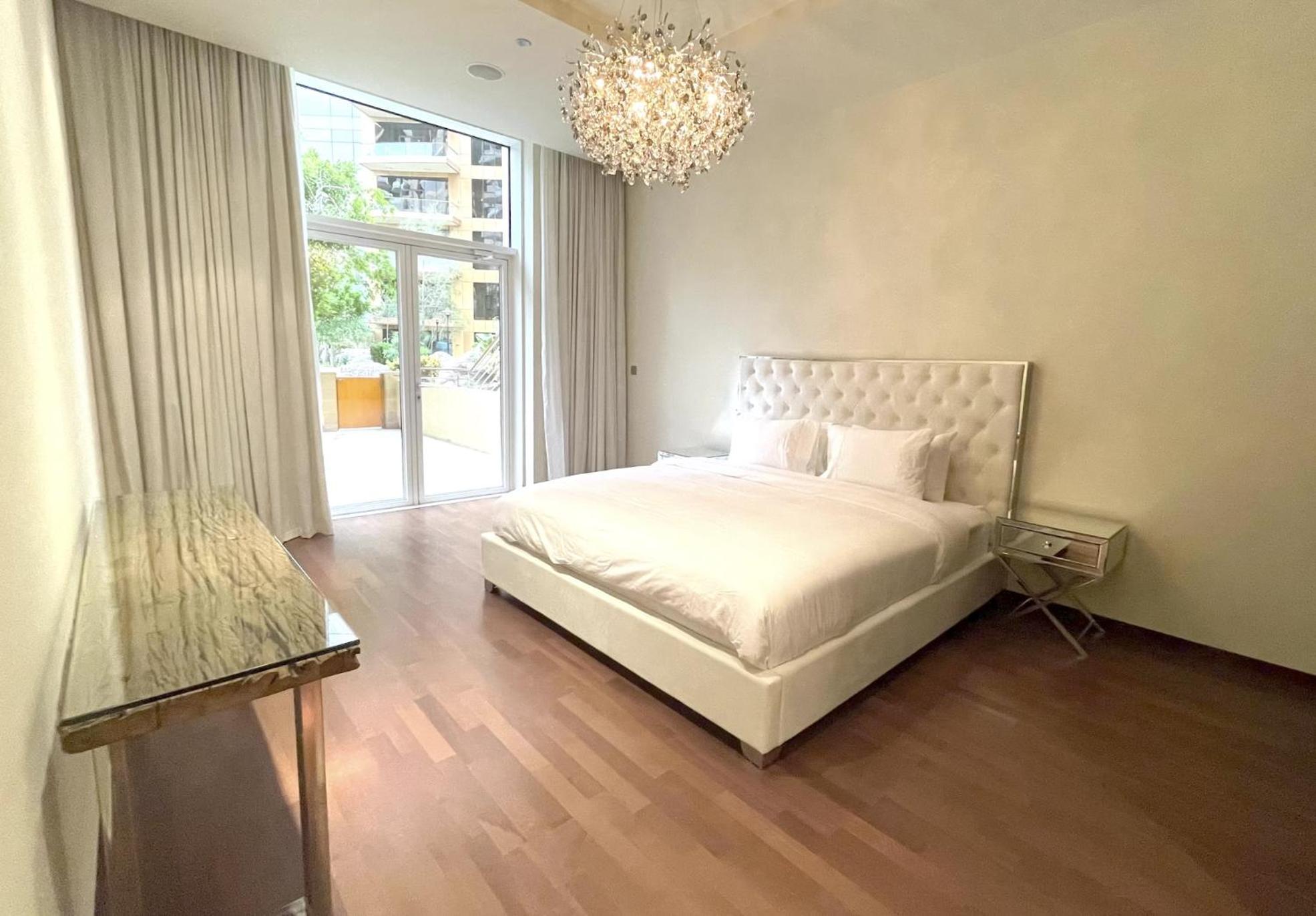 Tiara - Palm Jumeirah Apartment *